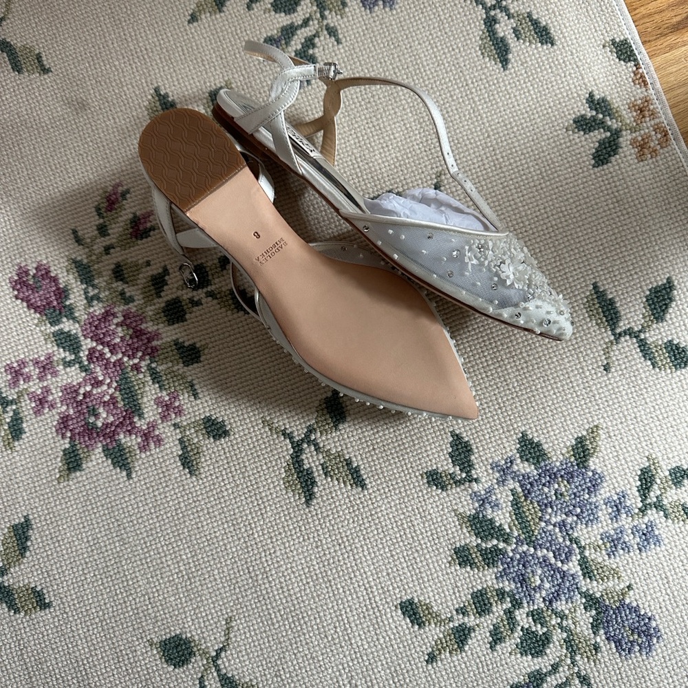 Badgley Mischka white embellished flats - never worn - Picture 3 of 3